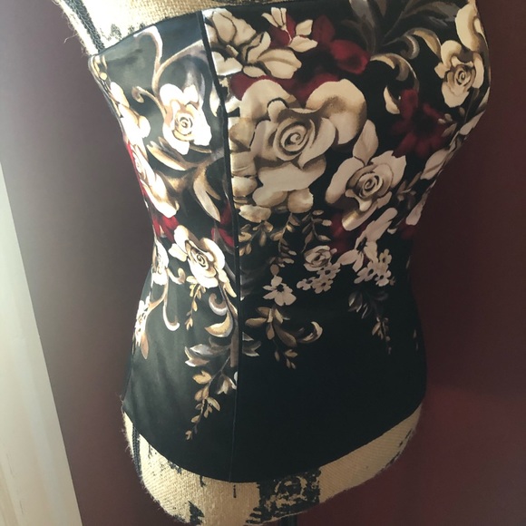 Floral strapless Whbm top straight across - Picture 2 of 3